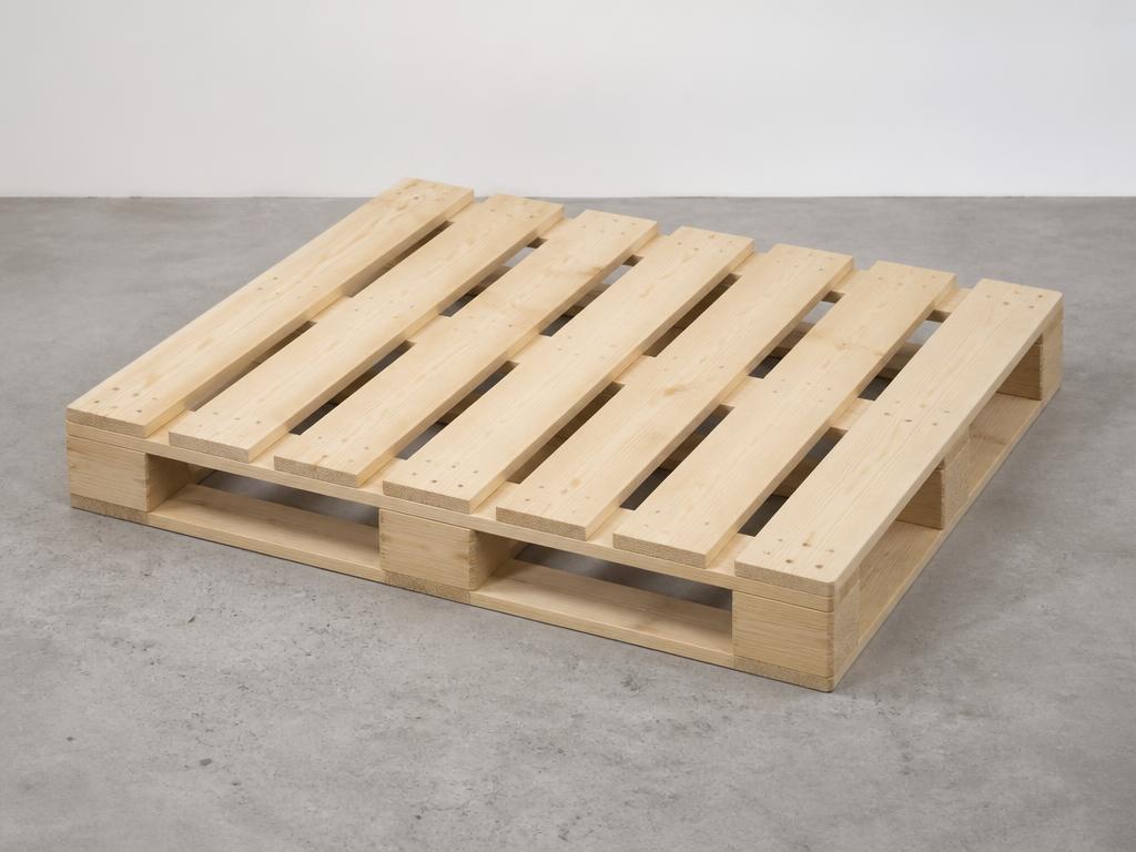 UK standard 1200 x 1000mm four-way entry wooden pallet